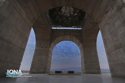 وضعیت مقبره ۲ شهید گمنام در جوار قدمگاه حضرت امام رضا(ع) شهر سِدِه شهرستان اقلید فارس