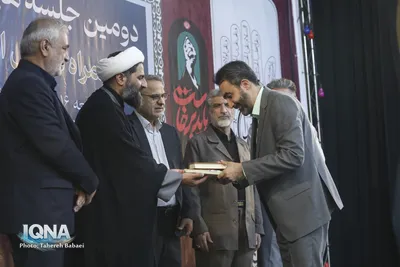دومین جلسه قرآنیان تهران به همراه تجلیل از خبرنگاران قرآنی
