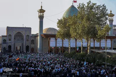 تجمع دانش‌آموزان شیرازی در یادبود شهدای دانش‌آموز حادثه تروریستی