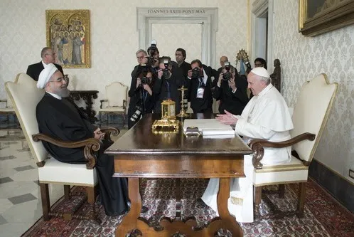Rais Rouhani wa Iran akutana na Papa Francis Vatican