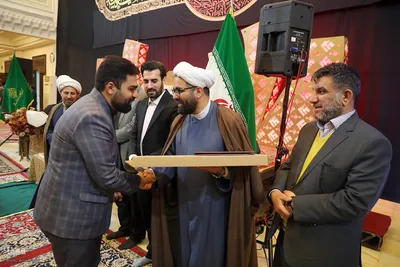 محفل انس با قرآن کریم «بشری» در حرم حضرت شاهچراغ(ع)