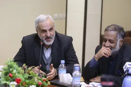 ولی یاراحمدی در نشست سهم جامعه قرآنی در مشاکت پرشور