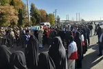 تشییع پیکر شهدای گمنام بر روی دستان مردم لرستان
