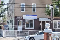 New York Mosque Members Hold Teen until NYPD Arrives following Carjacking Attempt