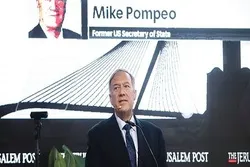Gentar Diancam Iran, Pompeo: Biden Harus Lindungi Saya dan Trump
