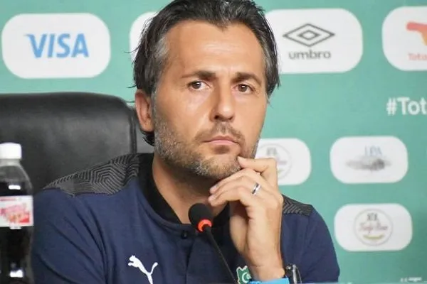 L’entraineur du MC Alger s'est-il converti à l'islam ?