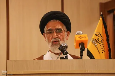 آیین رونمایی از کتاب «برای حق» در یزد‎