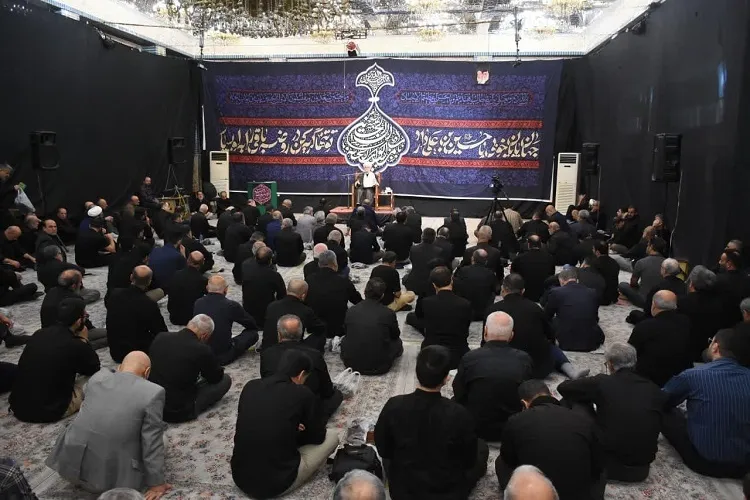 مجالس امام حسین(ع) درس ایستادگی را می‌آموزند