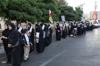 کاروان دانشگاهیان استان البرز پای پیاده در راه تشییع رهبر شهید