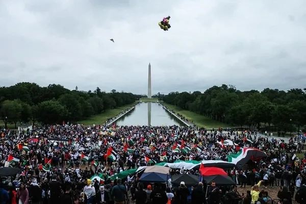 هزاران نفر در واشنگتن برای اعلام حمایت از ملت فلسطین تظاهرات کردند