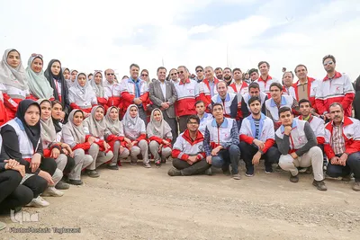 کاشت نهال صلح در بوستان طبیعت پردیسان توسط اعضای هلال احمر
