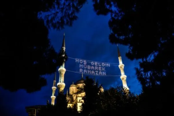 Türkiye'de Teravih namazları camilerde kılınmayacak