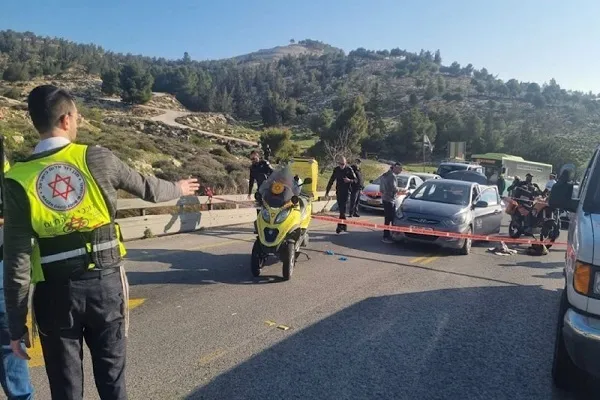 Un soldat israélien tué et 8 autres blessés à Al-Qods occupée