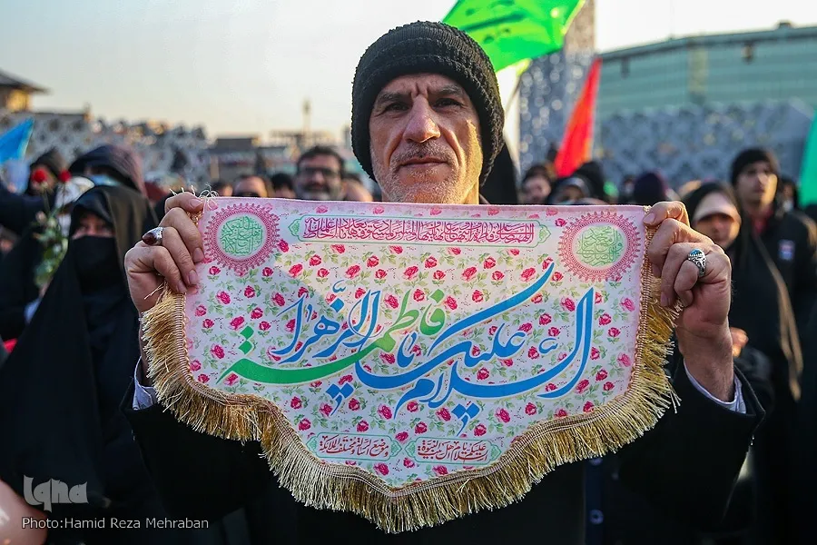إحتفال عائلي في طهران بمناسبة ذكرى ولادة السيدة الزهراء(س)