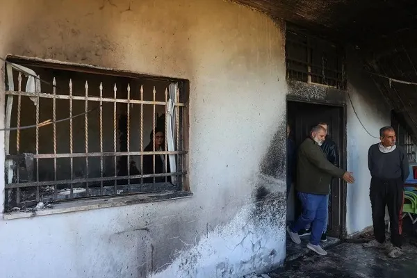 West Bank na Moske Sinunog ng Zionistang mga Dayuhan