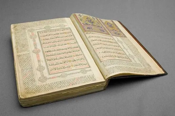 آستان مقدس عباسی از برترین‌ خوشنویسان قرآنی تجلیل کرد
