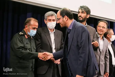 آیین گشایش نمایشگاه آثار هنری و تجلیل از دست اندرکاران کنگره جهانی محمد (ص) در شیراز‎‎
