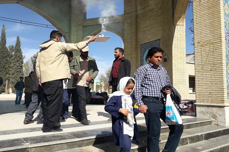 گروه خادمان شهدای سیرجان به مناطق سیل‌زده اعزام شدند