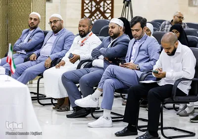 نشست حجاج خارجی در بعثه