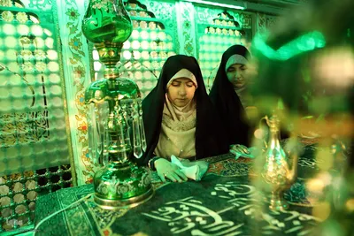 مراسم غبارروبی و محفل انس با قرآن در آستان امامزاده صالح (ع)