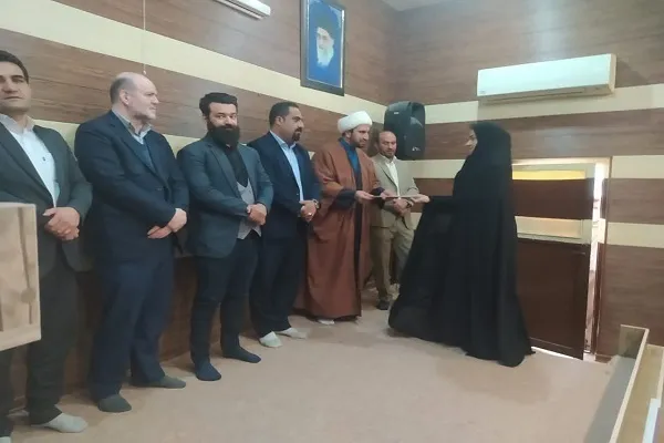 مراسم تجلیل از مربیان جلسات خانگی قرآن در دیواندره برگزار شد