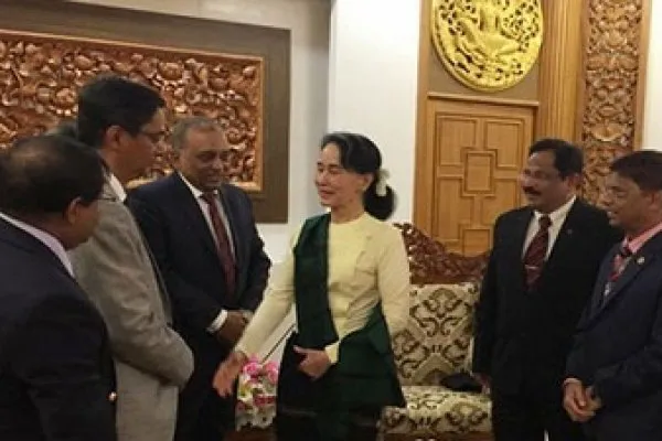 সু চিকে বাংলাদেশ সফরের আমন্ত্রণ