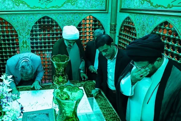 آستان مقدس امام موسی مبرقع(ع) غبارروبی شد