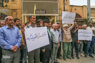 تجمع کسبه و بازاریان شیراز در محکومیت قرآن‌سوزی در کشورهای سوئد و دانمارک