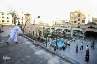در حوزه علمیه علاوه بر دروس متداول حوزه فوق برنامه‌هایی فراوان ورزشی تفریحی نیز وجود دارد.