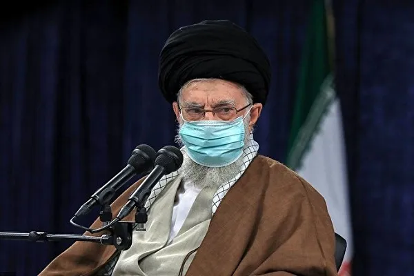 قائد الثورة: العمل هو حياة المجتمع والعمود الفقري لحياة الناس + صور