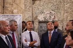 Le président Macron a visité une mosquée et une église à Mossoul, en Irak
