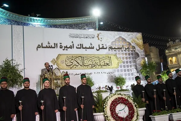 مراسم انتقال ضریح جدید حرم حضرت زینب(س) در کربلا برگزار شد