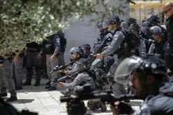 Assaut de la police du régime sioniste à la mosquée al-Aqsa