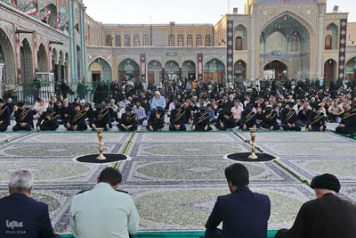 افراشتن پرچم عزا در حرم حضرت معصومه(س)