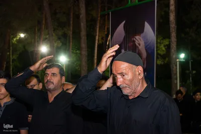 عزاداری شب هشتم محرم در گلستان شهدای اصفهان