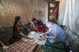 اطعام غدیری خیریه متوسلین به امام رضا(ع) بین ۴ هزار نیازمند تهرانی
