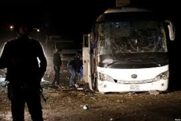 انفجار اتوبوس گردشگران در نزدیکی اهرام مصر