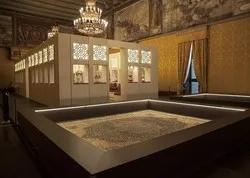 Des exemplaires du Coran imprimés en Chine exposés à Paris