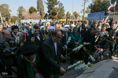 گلباران جایگاه جلوس امام خمینی(ره)