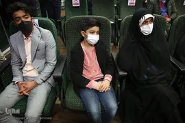 محفل انس با قران کاروان قرآنی انقلاب در کارخانجات گروه صنعتی شیشه کاوه فلوت