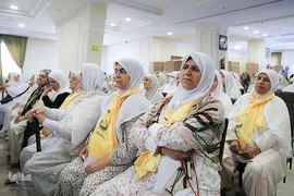 دیدار صمیمی سرپرست حجاج ایرانی با زائران کشورمان در مکه مکرمه