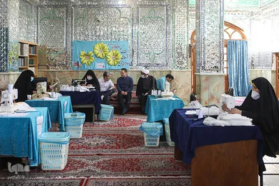 تولید ماسک توسط گروه جهادی و خادمین در امامزاده حسن(ع)