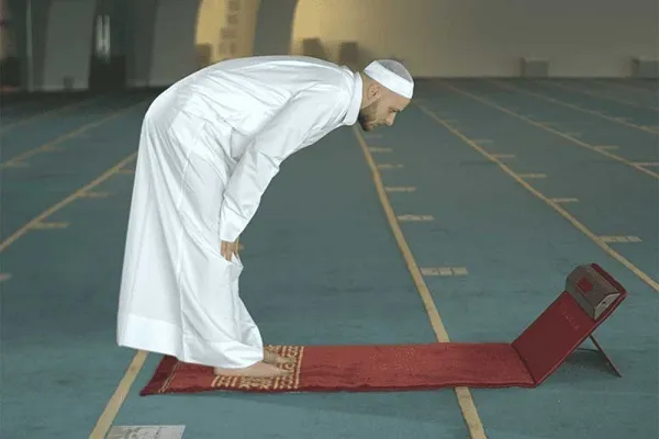 Malaysian Event Presents Gold Medal to Inventor of smart educational prayer rug