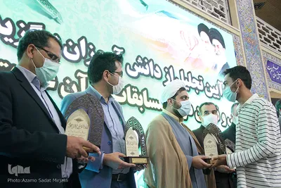 تجلیل از دانش آموزان برتر مسابقات قرآن و عترت در استان یزد‎‎