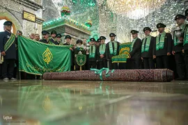 آیین غبارروبی حرم مطهر حضرت احمدبن موسی الکاظم علیهماالسلام، با حضور خانواده‌های مکرم شهدا
