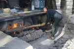 پخت «حلیم در جُم ( خمره) میراثی ۳۰۰ ساله در فین