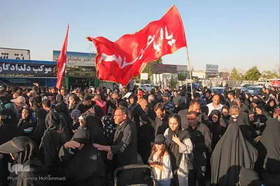 حضور عاشقان حسینی در مراسم پیاده‌روی جاماندگان اربعین ارومیه‎