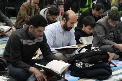 محفل انس با قرآن کریم به مناسبت فرارسیدن دهه فجر در ملایر