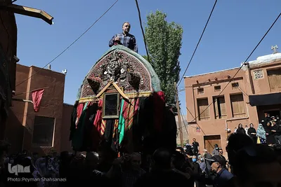 آیین سنتی «نخل‌گردانی» در روستای ابیانه نطنز
