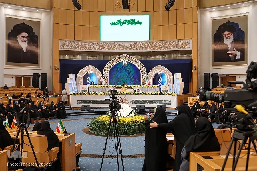Beynəlxalq Quran yarışının son günündə qanalı hafiz xanım güclü şəkildə qiraət edib
